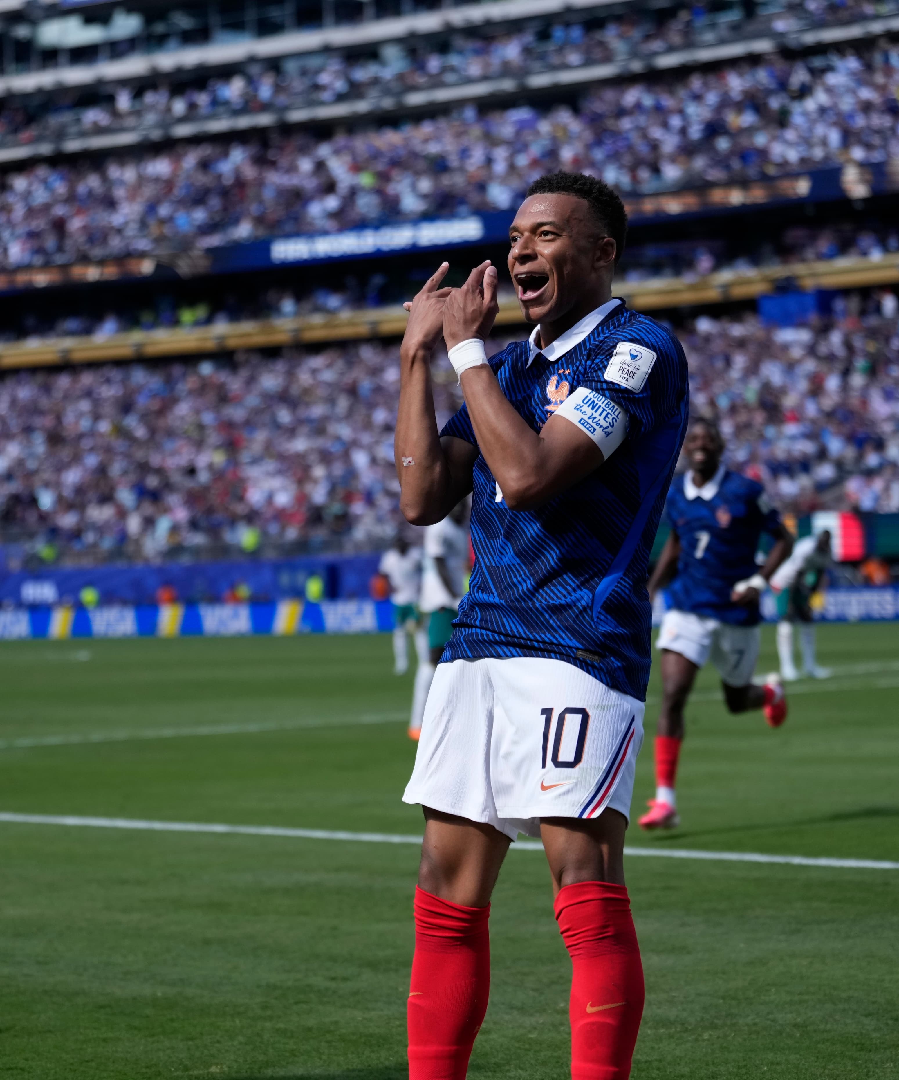 Senegal blown away by a 30-minute French storm; Mbappé scores a brace.