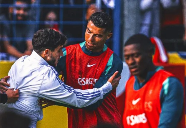 Euro Cup 2024: Cristiano Ronaldo grabbed by a fan in chaotic public training session