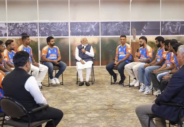 'How does the soil taste like?' - PM Modi asks captain Rohit during 'special' breakfast with team India