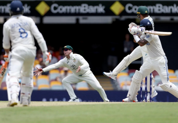 BGT 2024-25: Greatest slip catch by Steve Smith?  brilliant redemption to dismiss KL Rahul