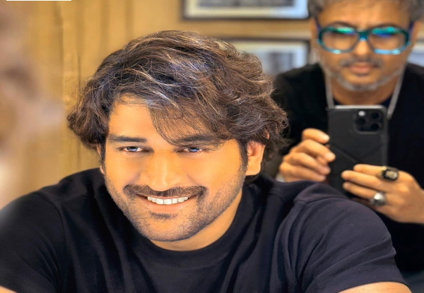 Social media erupts as MS Dhoni reveals his new haircut
