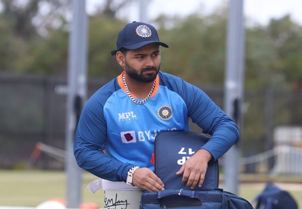 Rishabh Pant shifted to Mumbai for further treatment | XtraTime